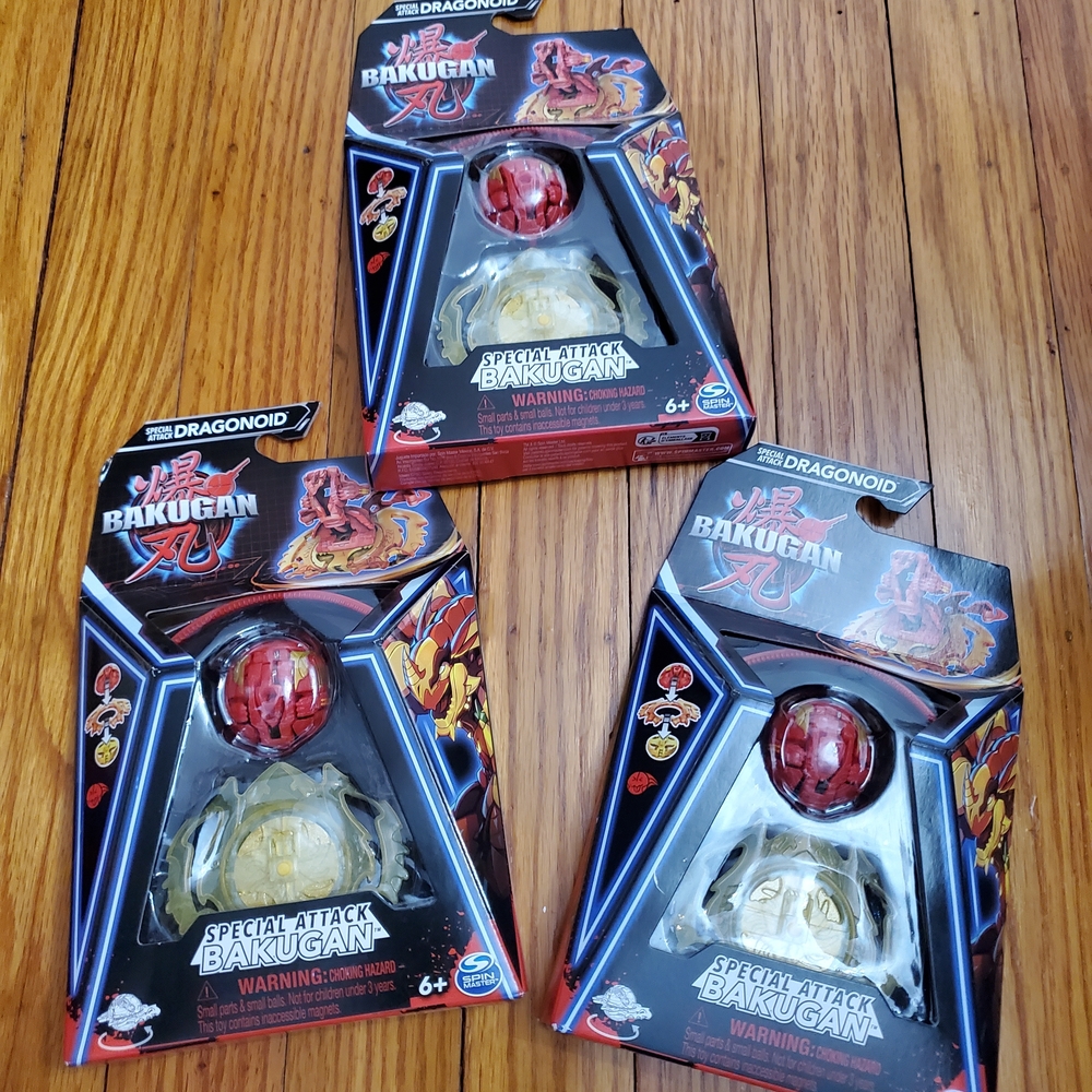 Bakugan Special Attack Dragonoid Toy - Red and Gold
